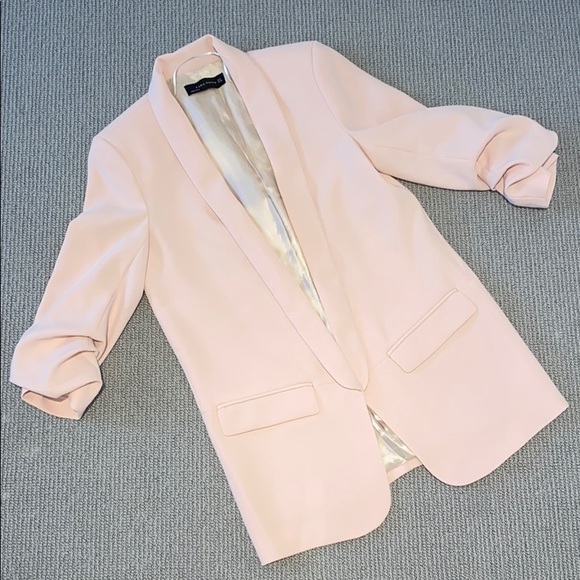 Pink blazer, high rise pants and top - Picture 2 of 7